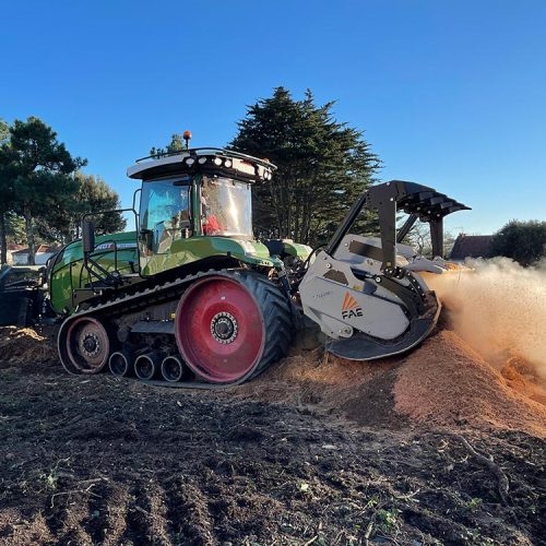 Tracteur-equipe-broyeur-forestier